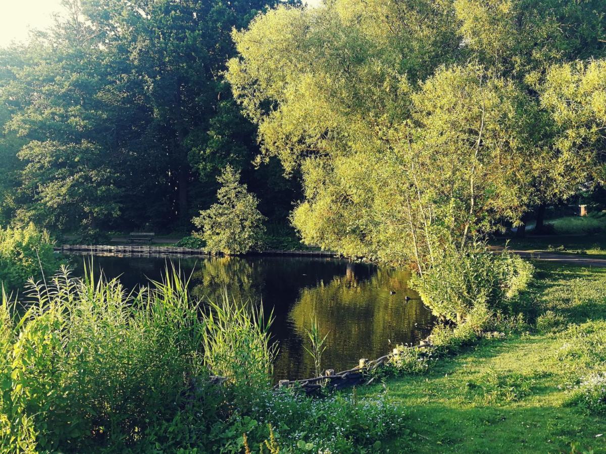 Room In A Danish Cottage With Garden View, 10 Min To Cph Gentofte Bagian luar foto