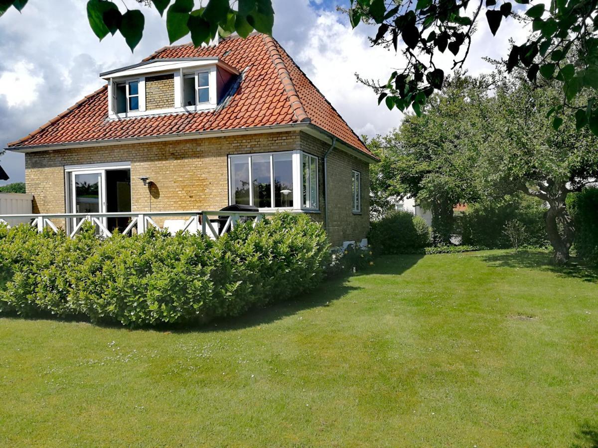 Room In A Danish Cottage With Garden View, 10 Min To Cph Gentofte Bagian luar foto