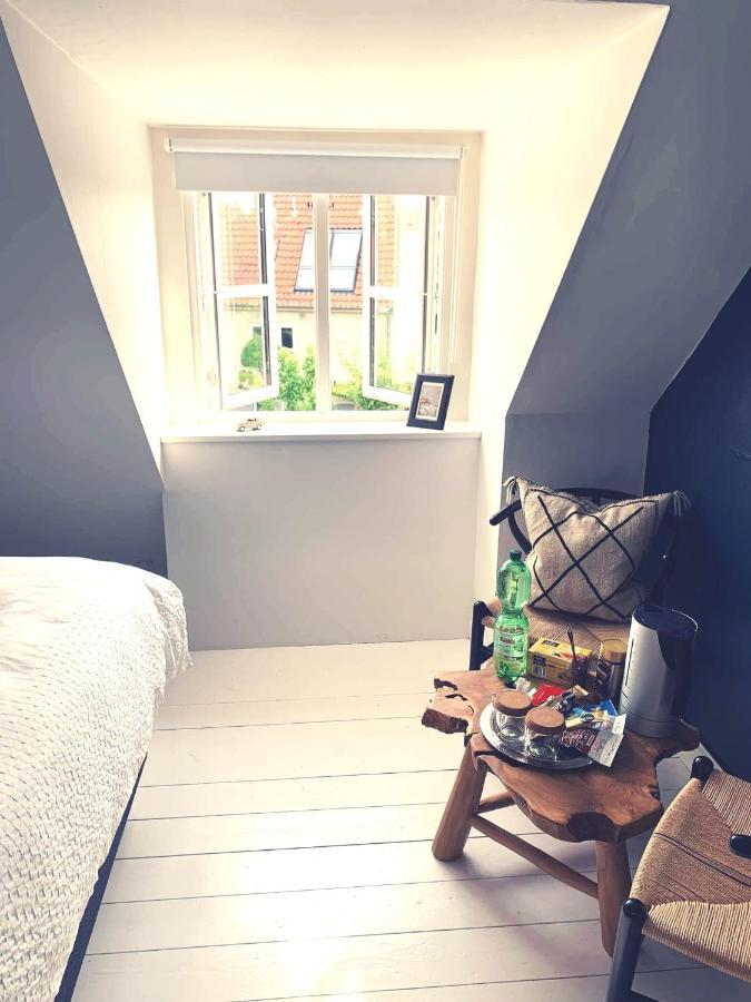 Room In A Danish Cottage With Garden View, 10 Min To Cph Gentofte Bagian luar foto