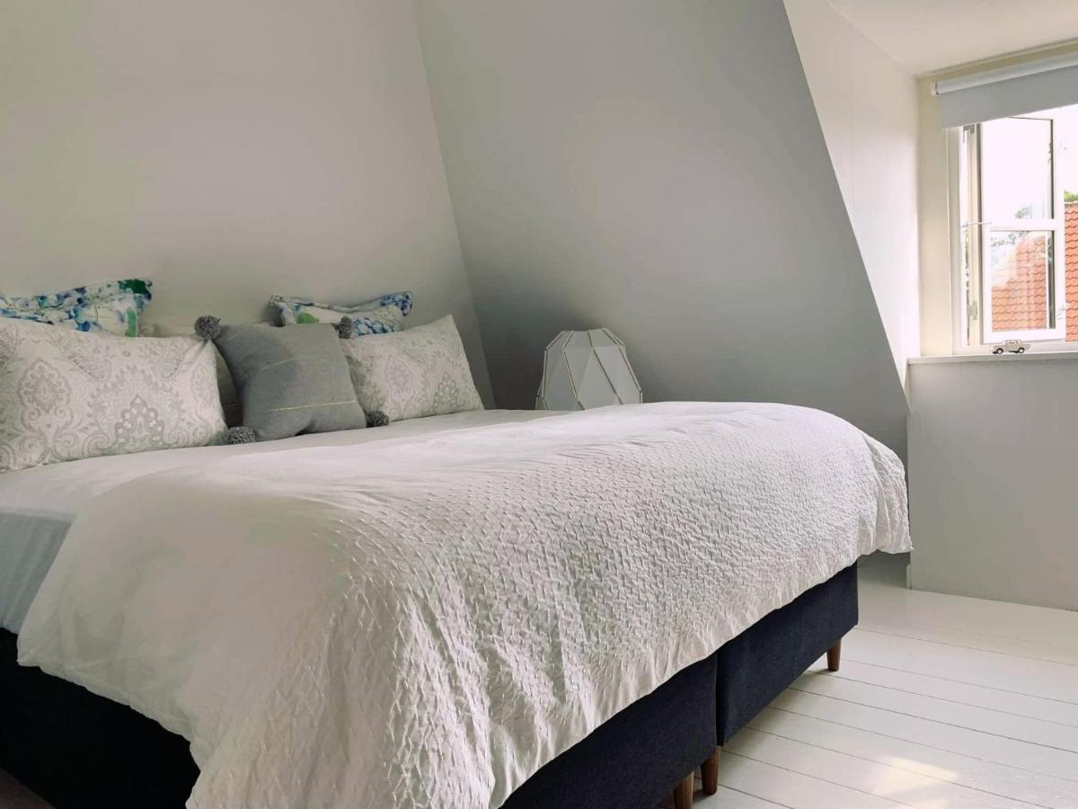 Room In A Danish Cottage With Garden View, 10 Min To Cph Gentofte Bagian luar foto