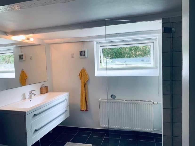 Room In A Danish Cottage With Garden View, 10 Min To Cph Gentofte Bagian luar foto